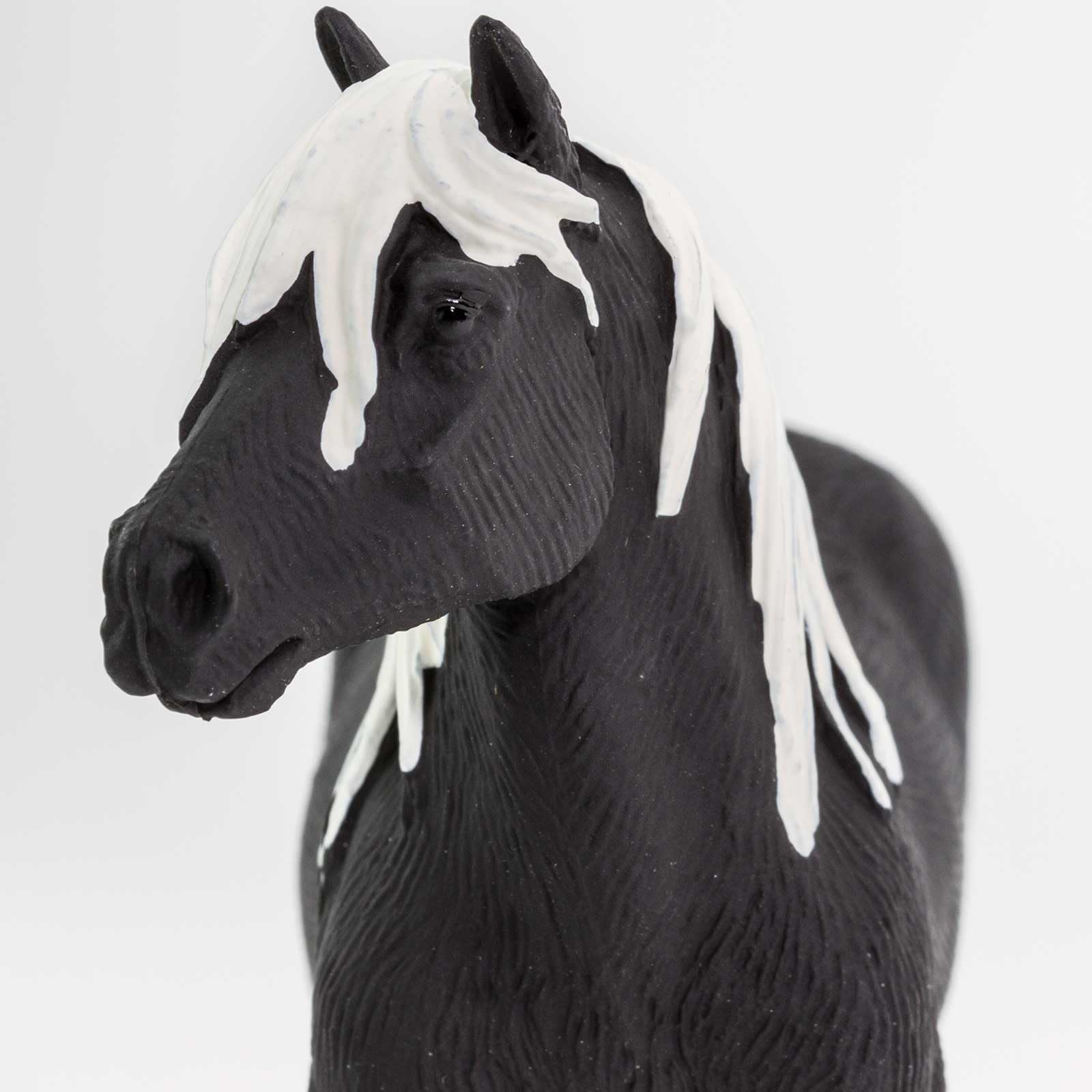 Safari Ltd. Gypsy Vanner Stallion Figurine - Detailed 4.5" Plastic Model Figure - Fun Educational Play Toy for Boys, Girls & Kids Ages 3+