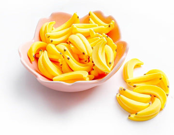 30Pcs Yellow Mini Plastic Artificial Bananas 1/12 Scale Dollhouse Accessories, Realistic Miniature Fruit Models for Fairy Garden Kitchen Decor & DIY