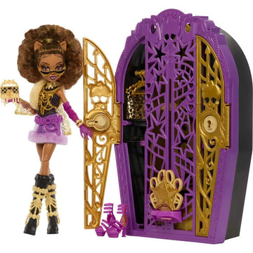 Monster High Skulltimate Secrets Doll and Accessories Set, Hauntlywood Mysteries Clawdeen Wolf with Reveal Closet & 19+ Glam Surprises Like Doll