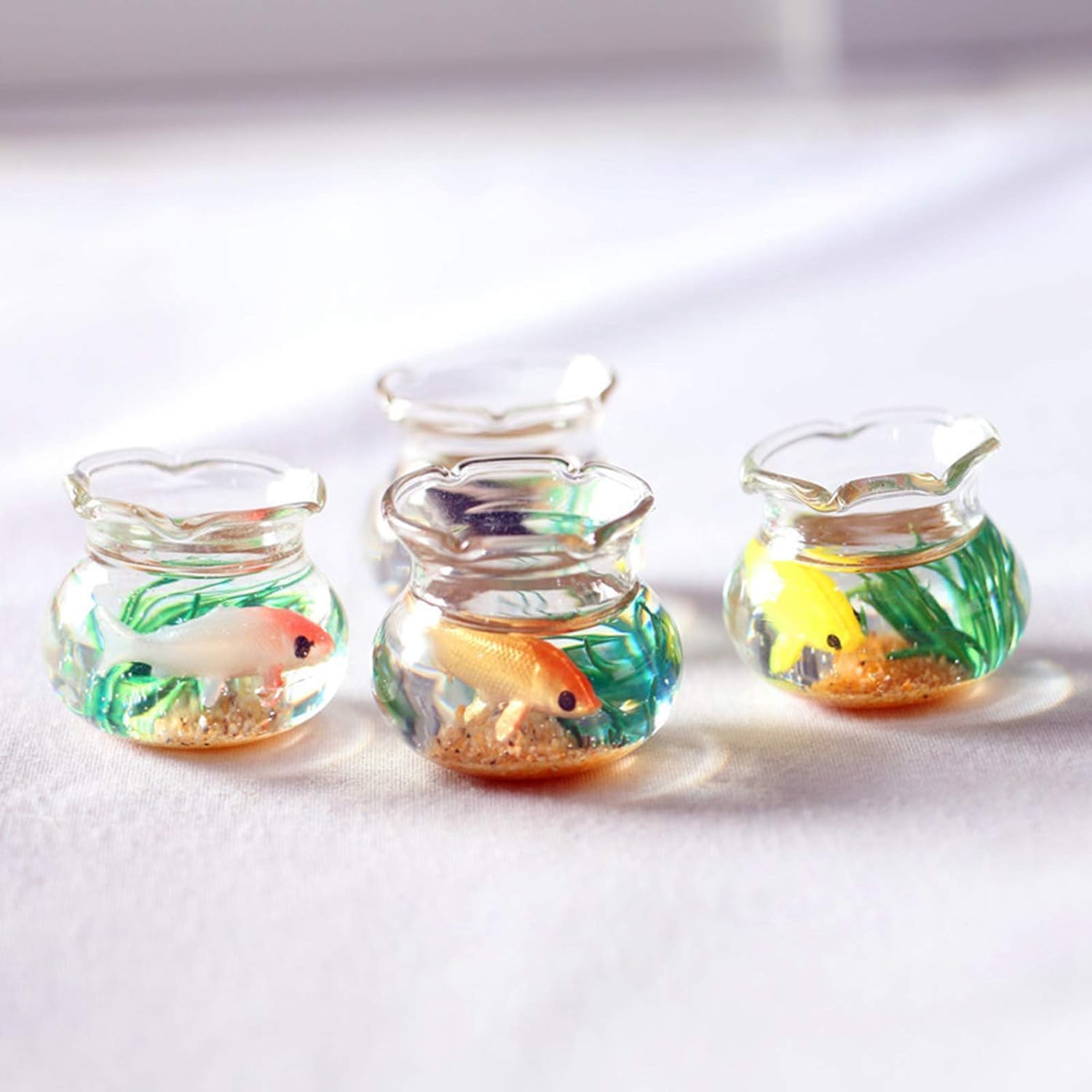 Dollhouse Fish Tank, 1:12 Scale Miniature Resin Accessories for Garden Scene Decor, Realistic Chic Resin Dollhouse Fish Tank, Desktop Ornaments