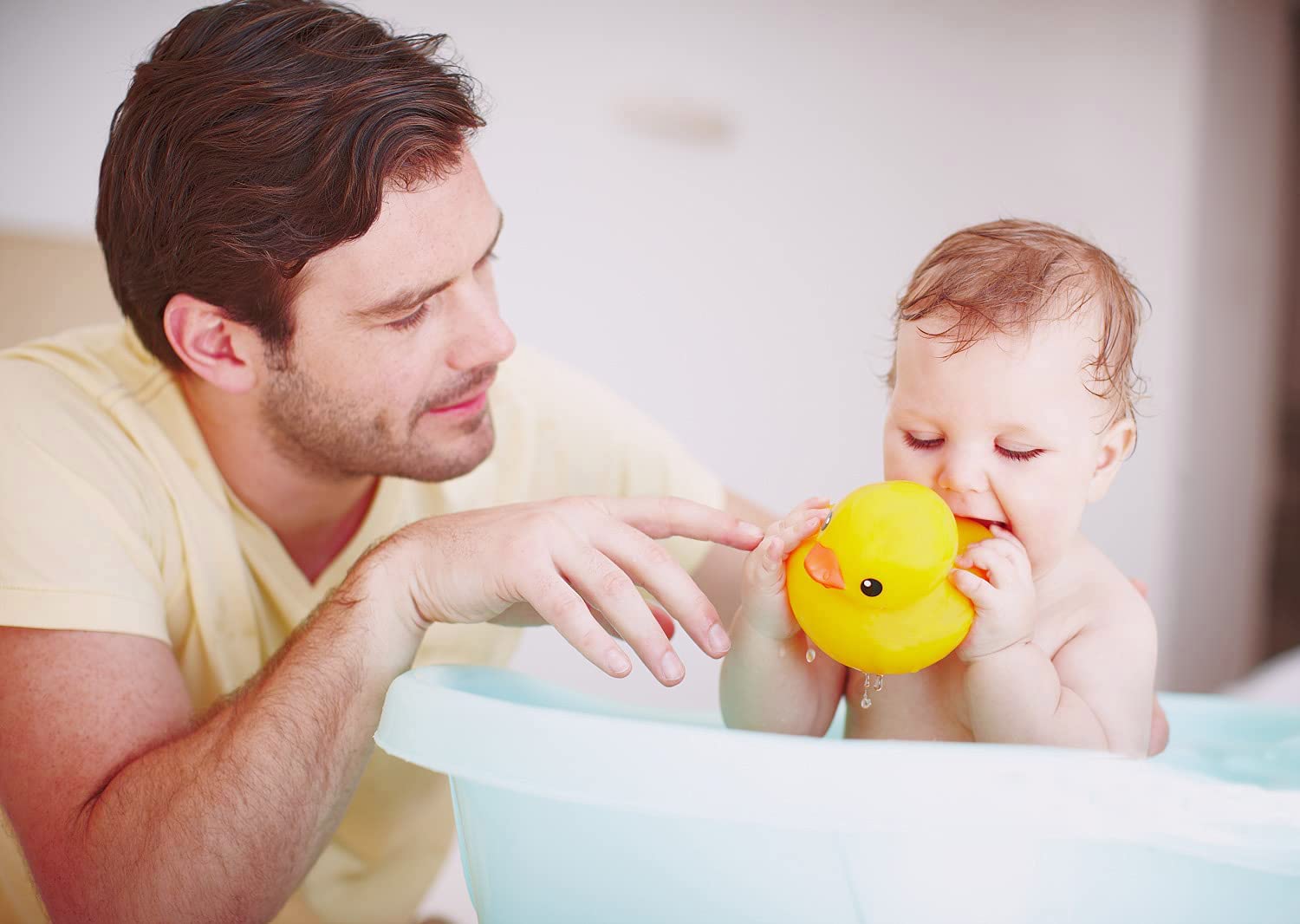CICITOYWO Yellow Rubber Ducks, Preschool Large Bath Toys Bathtub Floating Squeaky Duckies Gift for Baby Shower Infants Kids Toddler Party Decoration