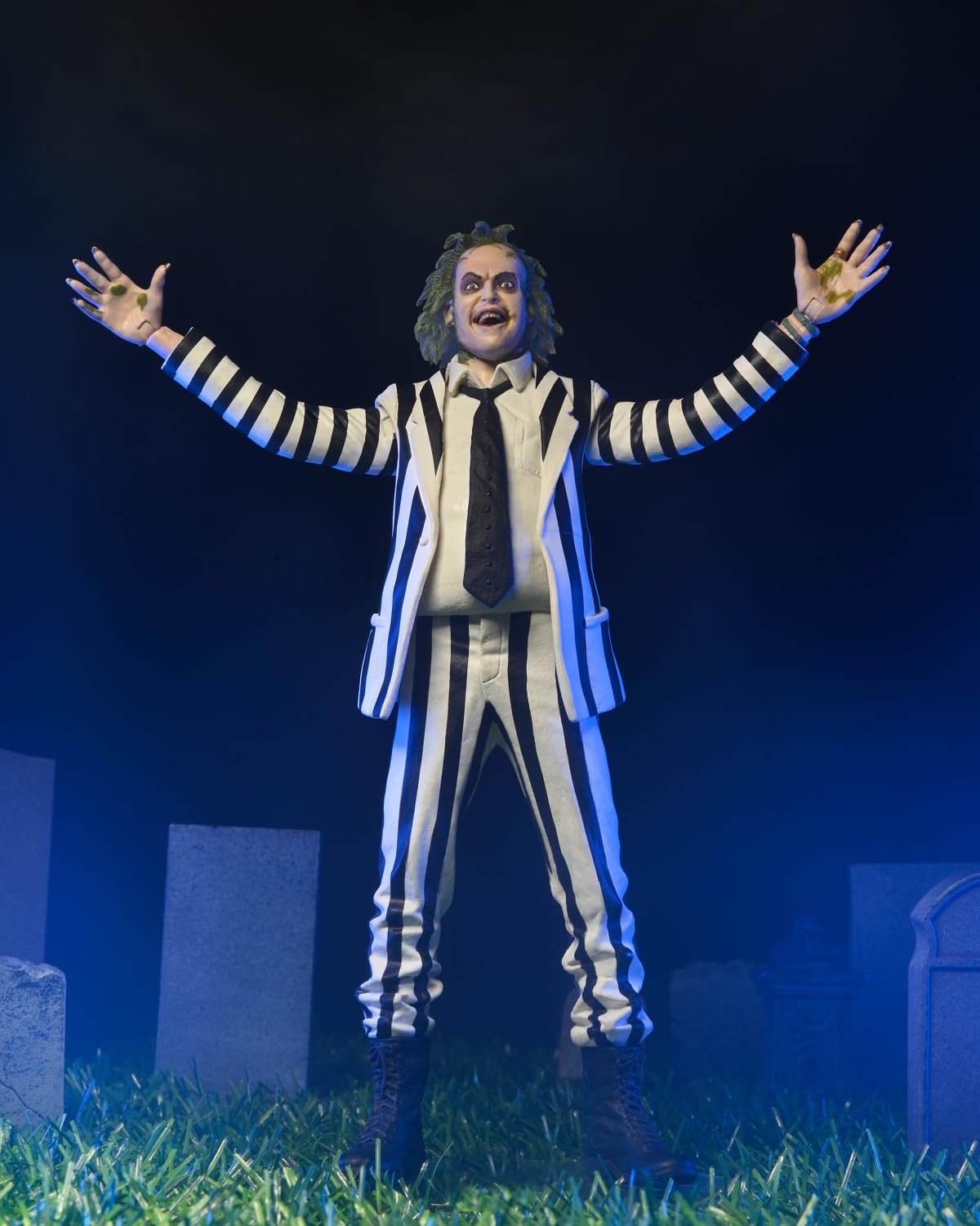 NECA Beetlejuice (1988) - 7" Scale Action Figure - Black and White Striped Suit Beetlejuice in Blister Packaging