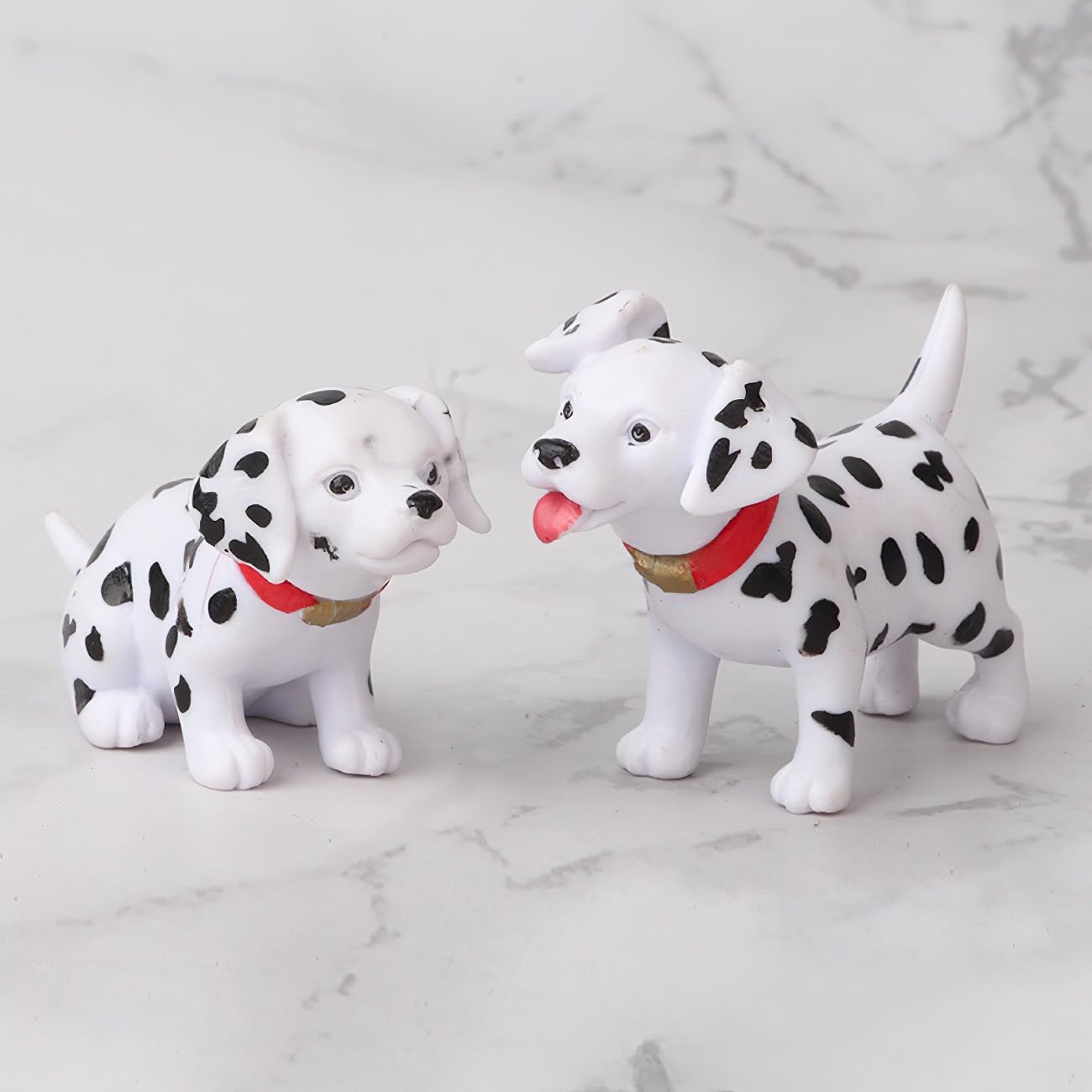Lynkaye Mini Dog Figures,Resin Dollhouse Animal Figure for Dashboard Decorations,Office Home Desk Decorations,Car Ornament Interior Decors Rearview