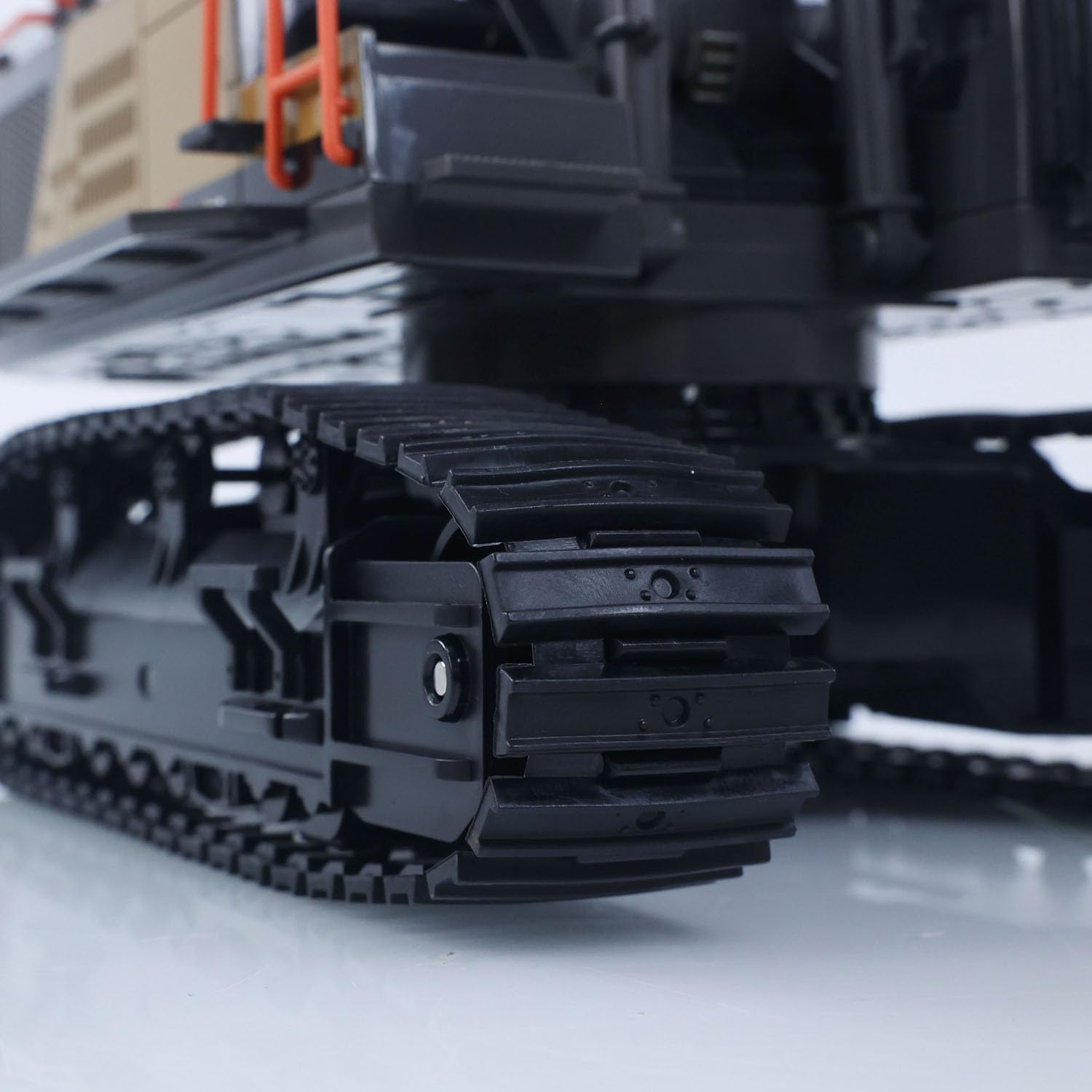 TOUCAN RC HOBBY US in Stock HUINA 1/14 592 RC Tracked Excavator Car Model Gift 2.4G Radio Light Sound