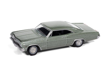 1965 SS 396 Willow Green Metallic Vintage Muscle Series 1/64 Diecast Model Car by Auto World AWSP193B