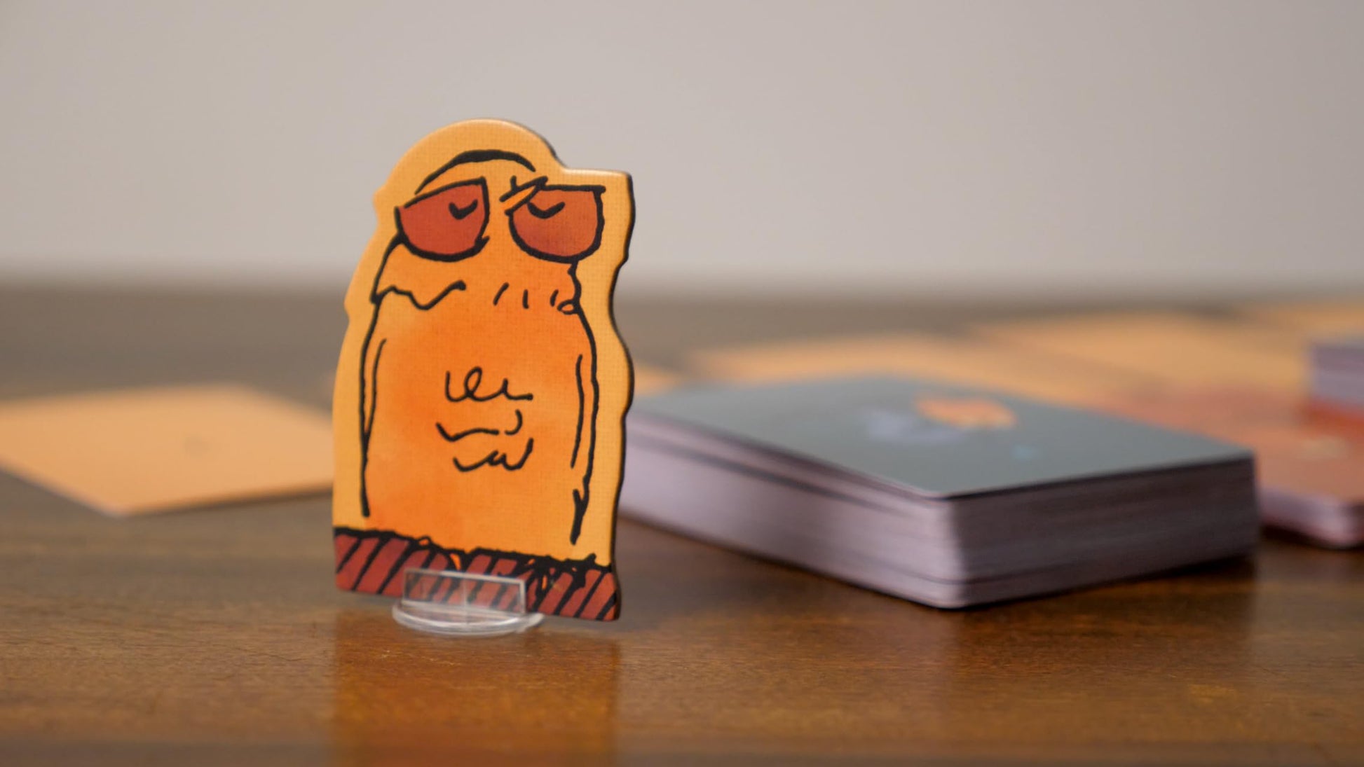 Runaway Parade Games Smug Owls Card Game - an Award-Winning Hilarious & Creative Riddle-Solving Party Game for Kids and Adults | Fun for the Whole