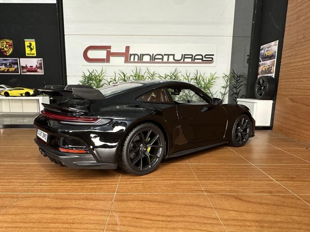 Maisto May Cheong Group M36458BK 1:18 Scale Porsche 911 GT3 2022 Children's Car Black