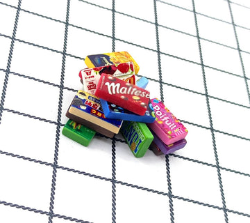 Nuanmu Miniature Drink Bottles Snacks Food Cake Dollhouse Decorations Pretend Play Kitchen Game Party Toys (Candy)