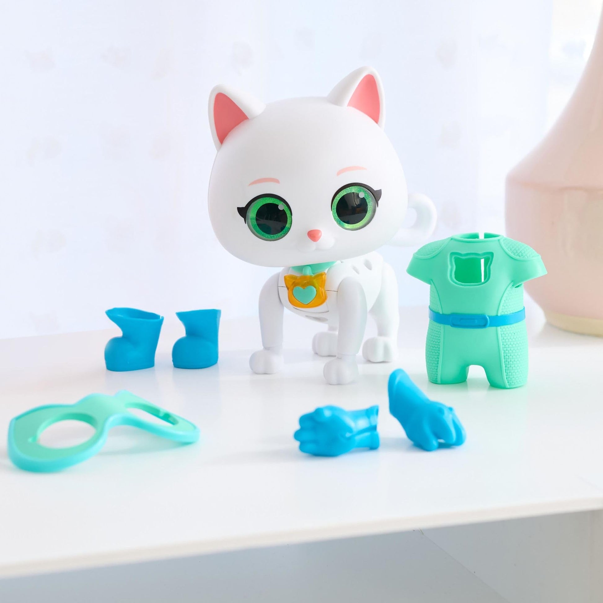 Disney Junior SuperKitties Cat-Tastic Transforming Bitsy, Kids Toys for Ages 3 Up by Just Play