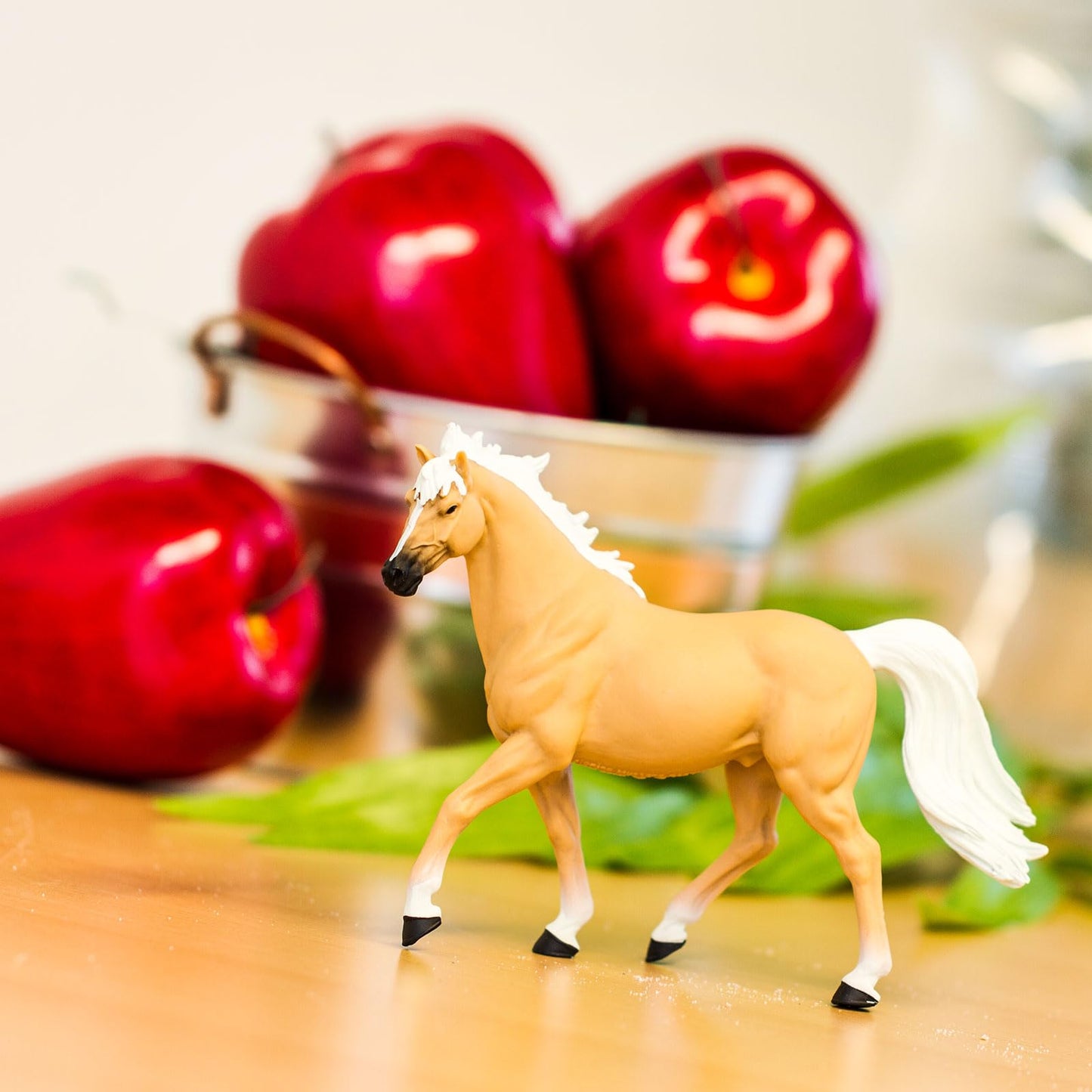Safari Ltd. Palomino Mustang Stallion Figurine - Lifelike 5.75" Horse Figure - Educational Toy for Boys, Girls, and Kids Ages 3+