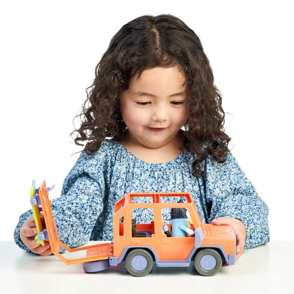 Bluey, 4WD Family Vehicle, with 1 Figure and 2 Surfboards | Customizable Car - Adventure Time | for Ages 3+, Multicolor, 13018