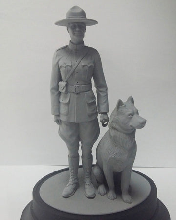 ICM ICM16008 1:16-RCMP Female Officer with Dog, Black
