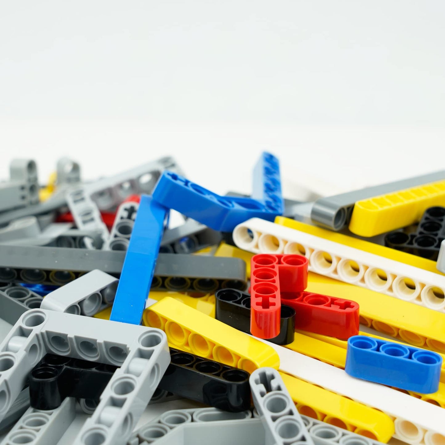BroTex Technical Parts Pieces Sets Liftarm Beams Bricks Bulk Axles Pins Panels Frame Beams Connectors, 580 Pieces Compatible with Technic-Block MOC