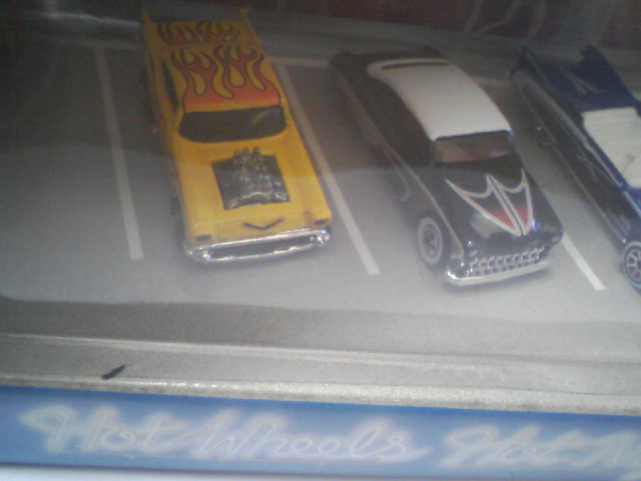 HOT WHEELS DRIVE IN HOT NIGHTS VEHICLE COLLECTION