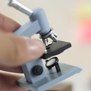 1Pc Blue Miniature Microscope, Plastic Dollhouse Mini Laboratory Tool for Dollhouse Science STEM Scene, DIY Doll House Kit for 1:12 Scale Dollhouse