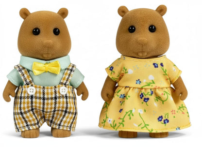 OLEOCA Family Brown Squirrel Figures - Set of 2 Collectible Flocked Mini Dolls with Removable Clothes, Dollhouse Pretend Play Set for Kids Ages 3+