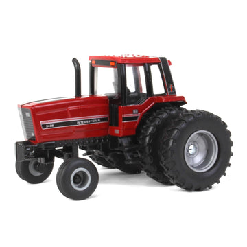 International Harvester ERTL 1/64 5488 Wide Front with Rear Duals, 44375