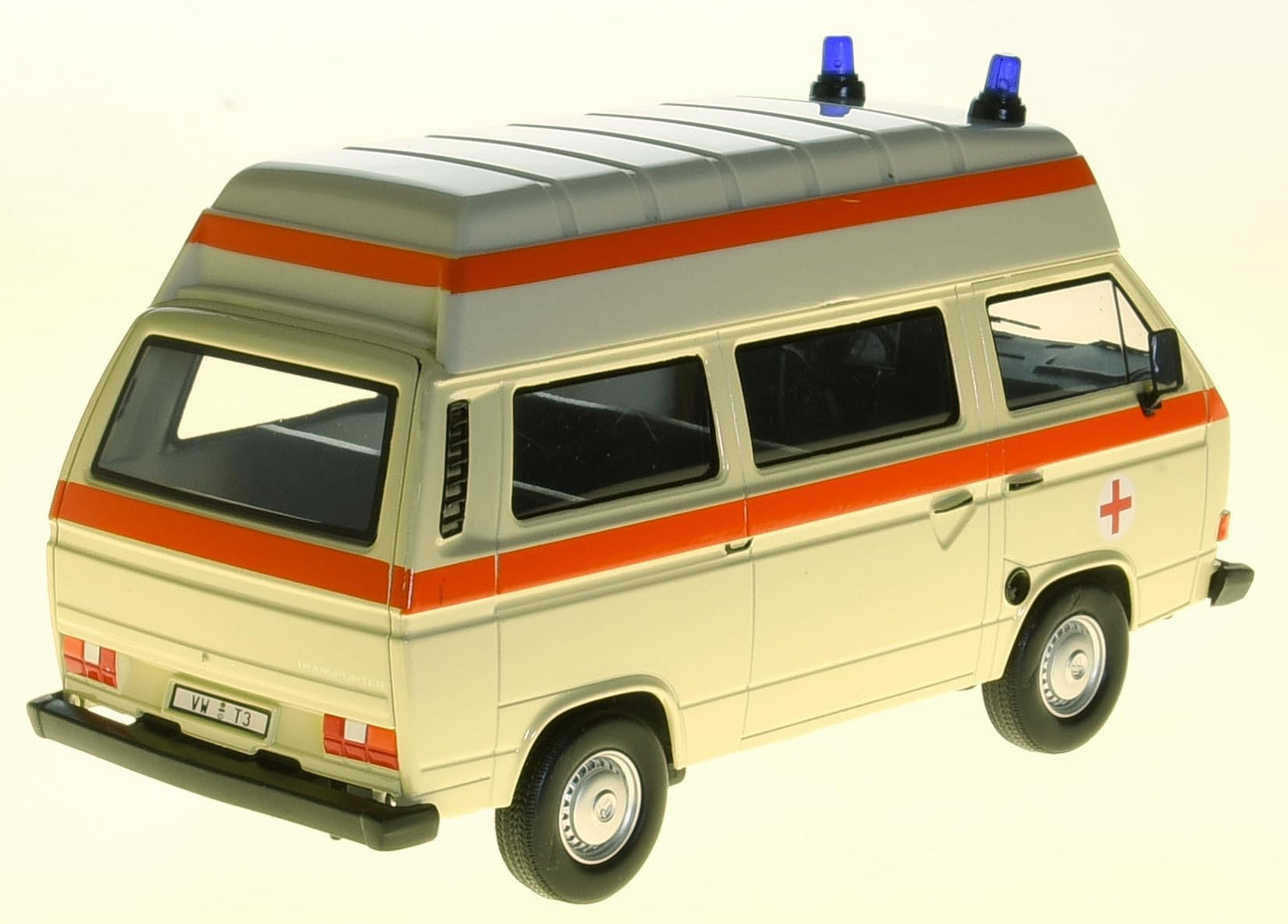 Motormax Volkwagen T3 Ambulance Emergency Doctor 1979-1992 1/24 Model Car with Individual Number Plate