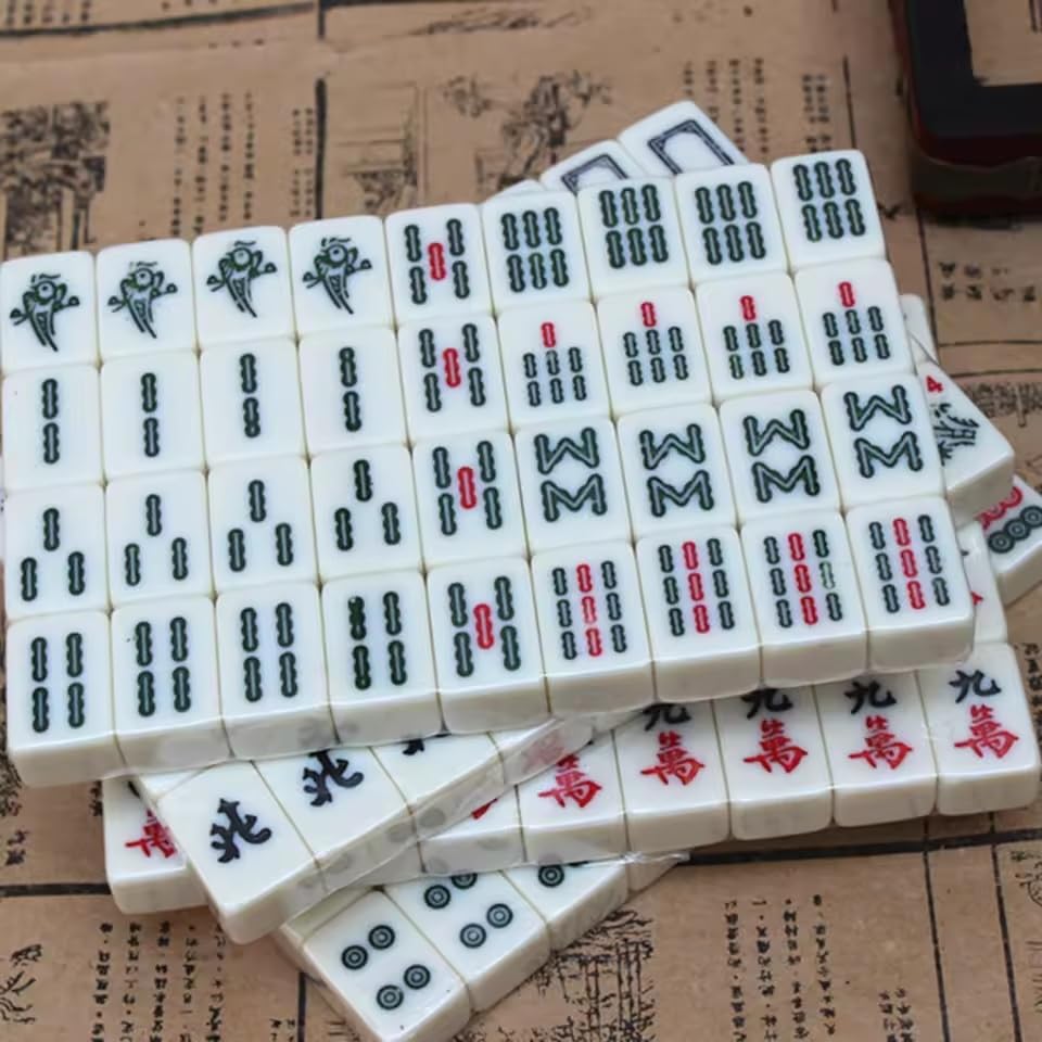 LinaLife Chinese Mahjong Toy Set, Classic Board Game 144 Tiles Set with a Wooden Box asy-to-Read Game Set Travel Mahjong Set Portable Size and Light