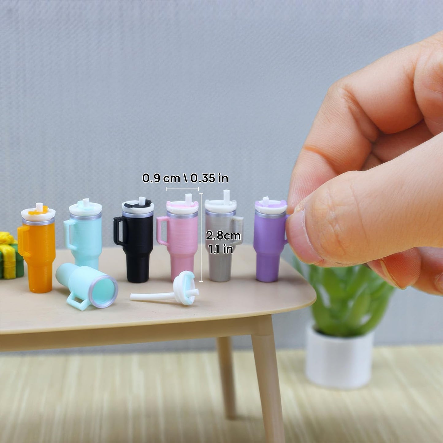 Miniature Drink Cup & Toast Set, Realistic Dollhouse Miniatures, Mini Tumbler with Detachable Lid & Straw, 1/12 Scale Food for Dollhouse Décor