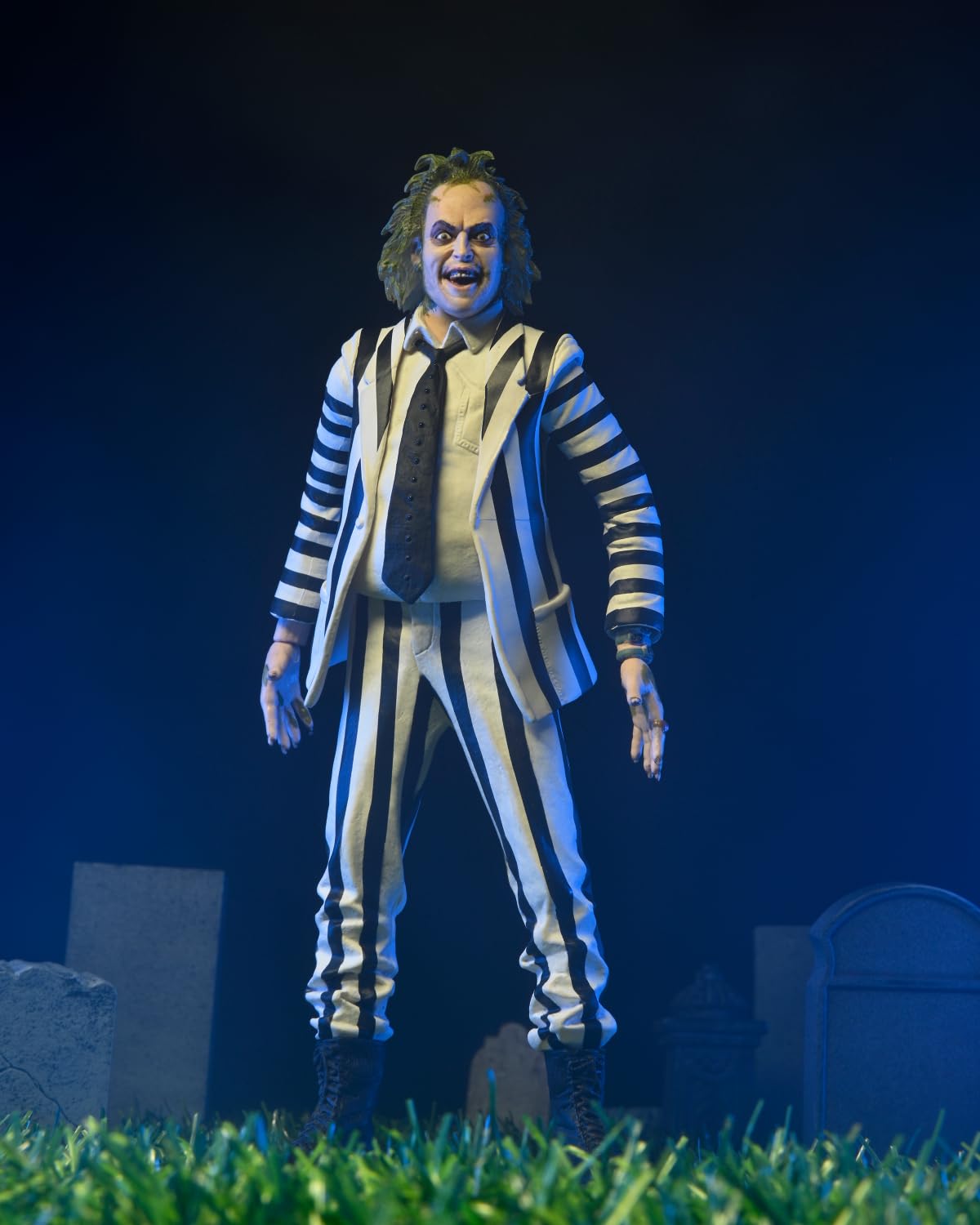 NECA Beetlejuice (1988) - 7" Scale Action Figure - Black and White Striped Suit Beetlejuice in Blister Packaging