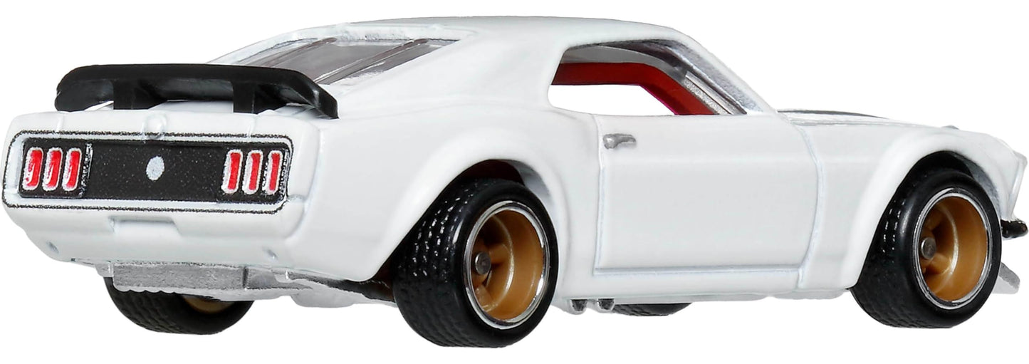 Hot Wheels Cars, Premium Fast & Furious 1:64 Scale Die-Cast Car for Collectors Inspired by Fast & Furious Movie Franchise