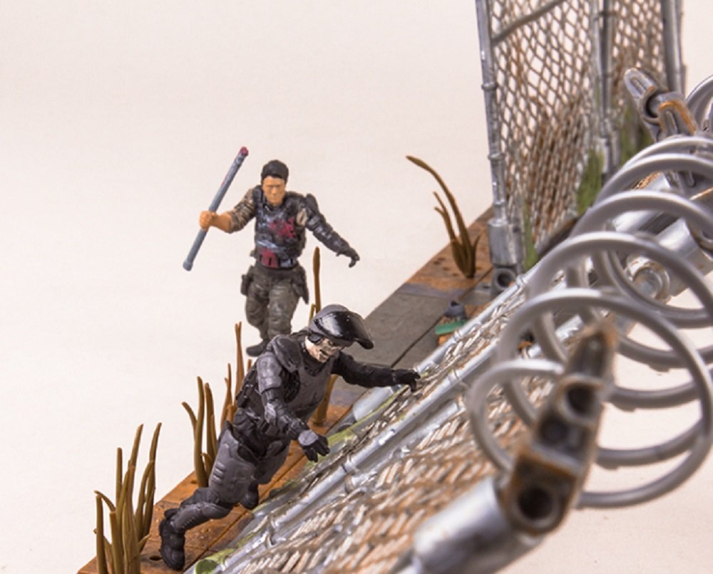 McFarlane Toys The Walking Dead AMC TV Series Prison Gate & Fence Building Set #14556 192 pcs
