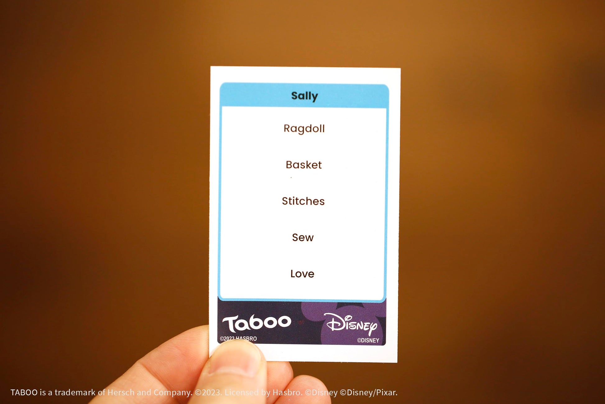 Taboo: Disney Edition Party Board Game | Family Guess Word Game | Officially Licensed Merchandise | Game for 2 Players or More | Perfect for Fans |