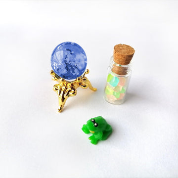 Miniature Glowing Potion Bottles, Crystal Balls & Frog Figurine, Dollhouse & Diorama Decor, Glow-in-the-Dark Miniatures (Royal Blue)
