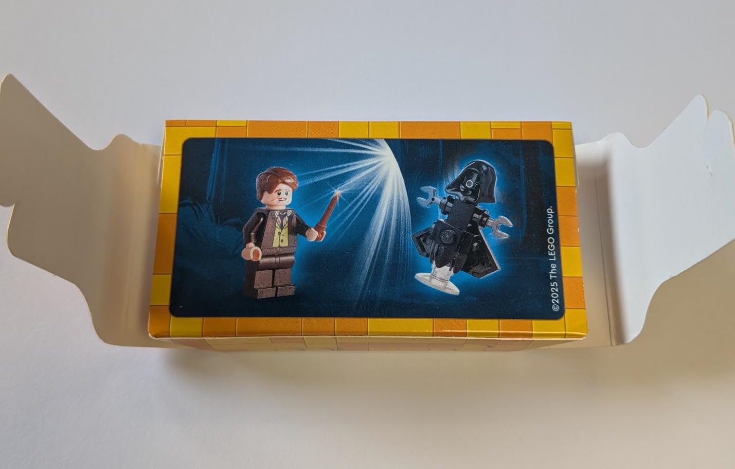 LEGO Harry Potter: Professor Remus Lupin Minifigure with Wand and Dementor