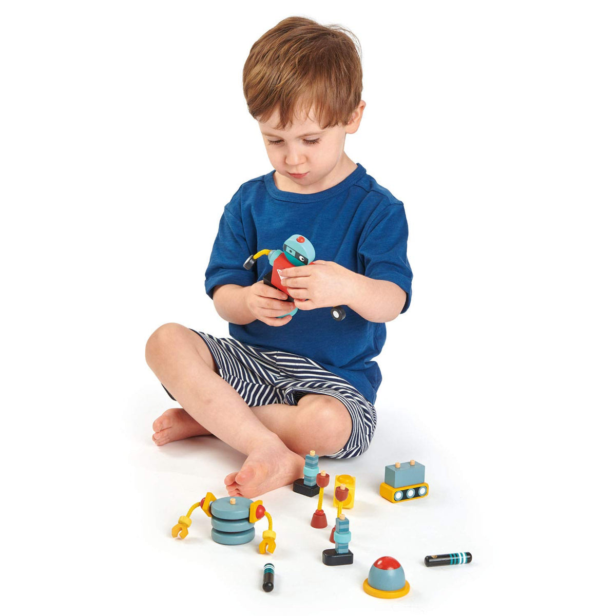 Tender Leaf Toys - Robot Construction - 17 Pieces Wooden Construction Set to Build and Stack 3 Robot in Endless Variations - Develops Problem Solving