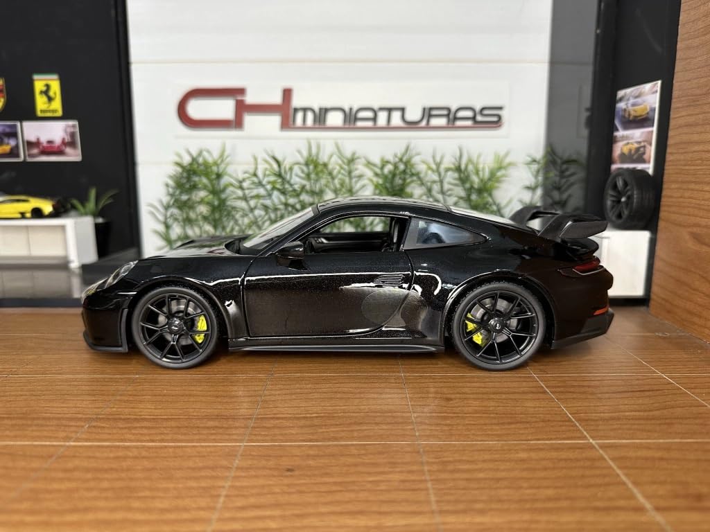 Maisto May Cheong Group M36458BK 1:18 Scale Porsche 911 GT3 2022 Children's Car Black