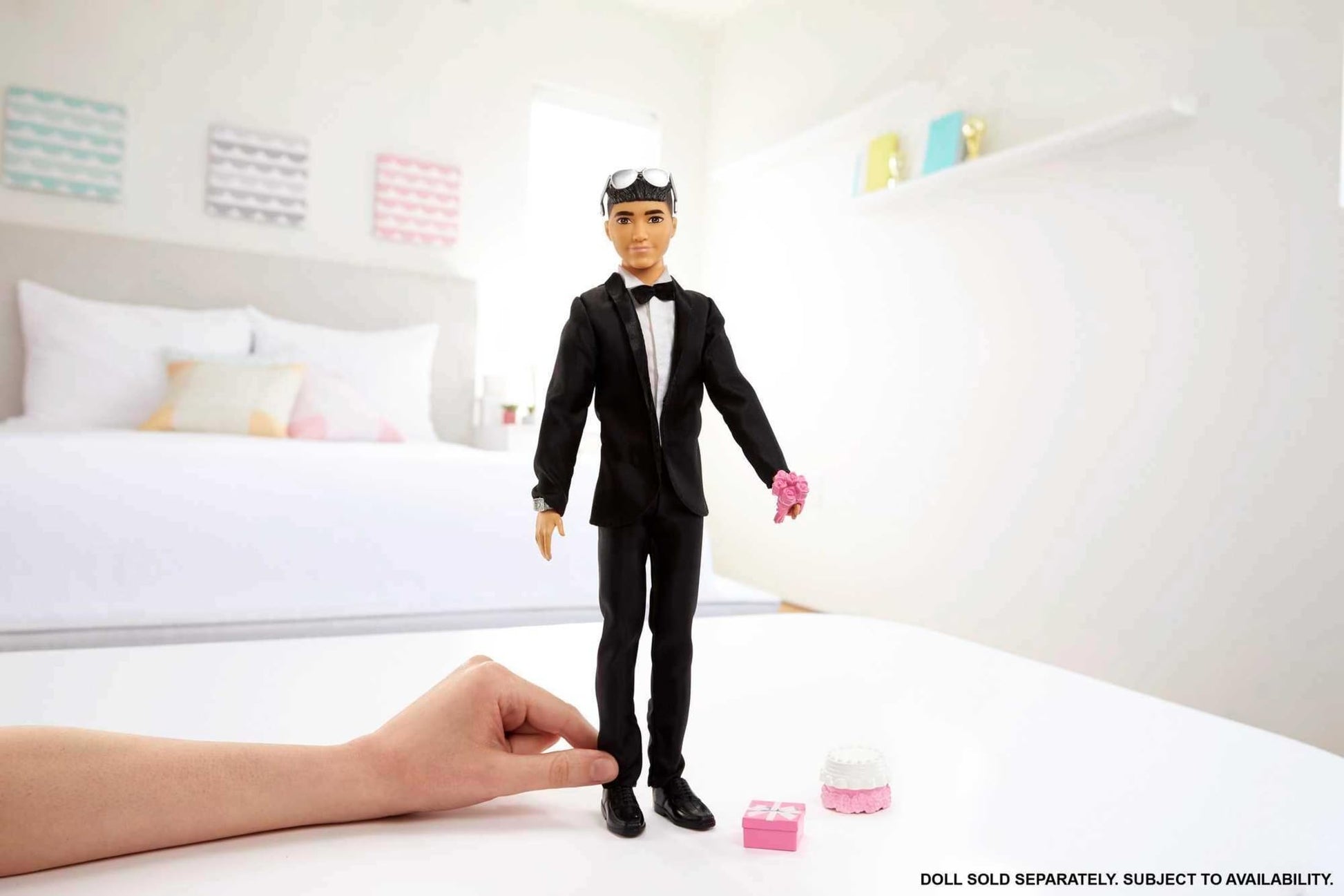 Barbie Fashion & Accessories Pack, Bridal Set with Groom Outfit for Ken Doll with Tuxedo, Shoes, Watch, Wedding Cake with Tray & Bouquet