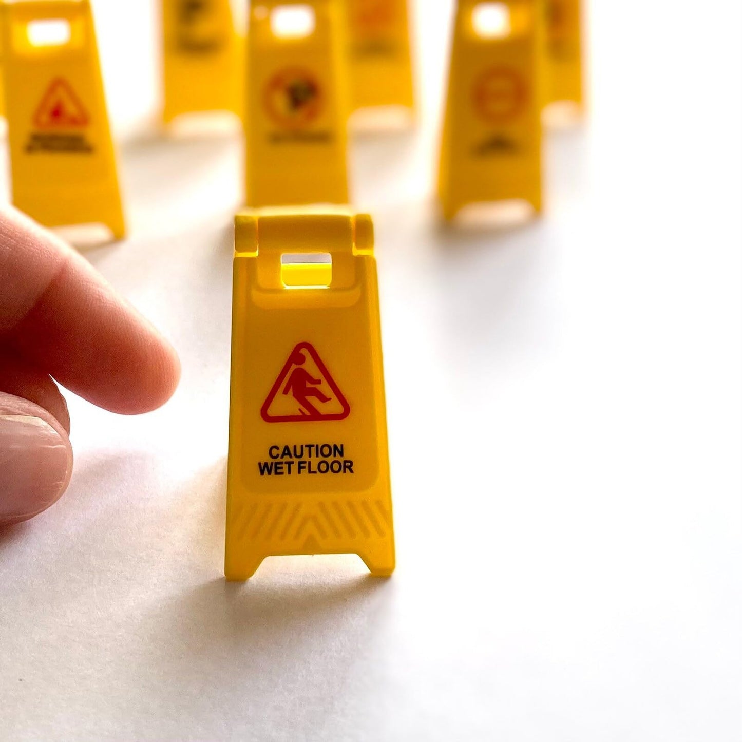 Miniature Warning Sign, Mini Floor Caution Sign, Yellow Plastic Notice 1/12 Scale 2cm x 4cm, Dollhouse, Fairy Garden Accessories, Diorama (2PCS)