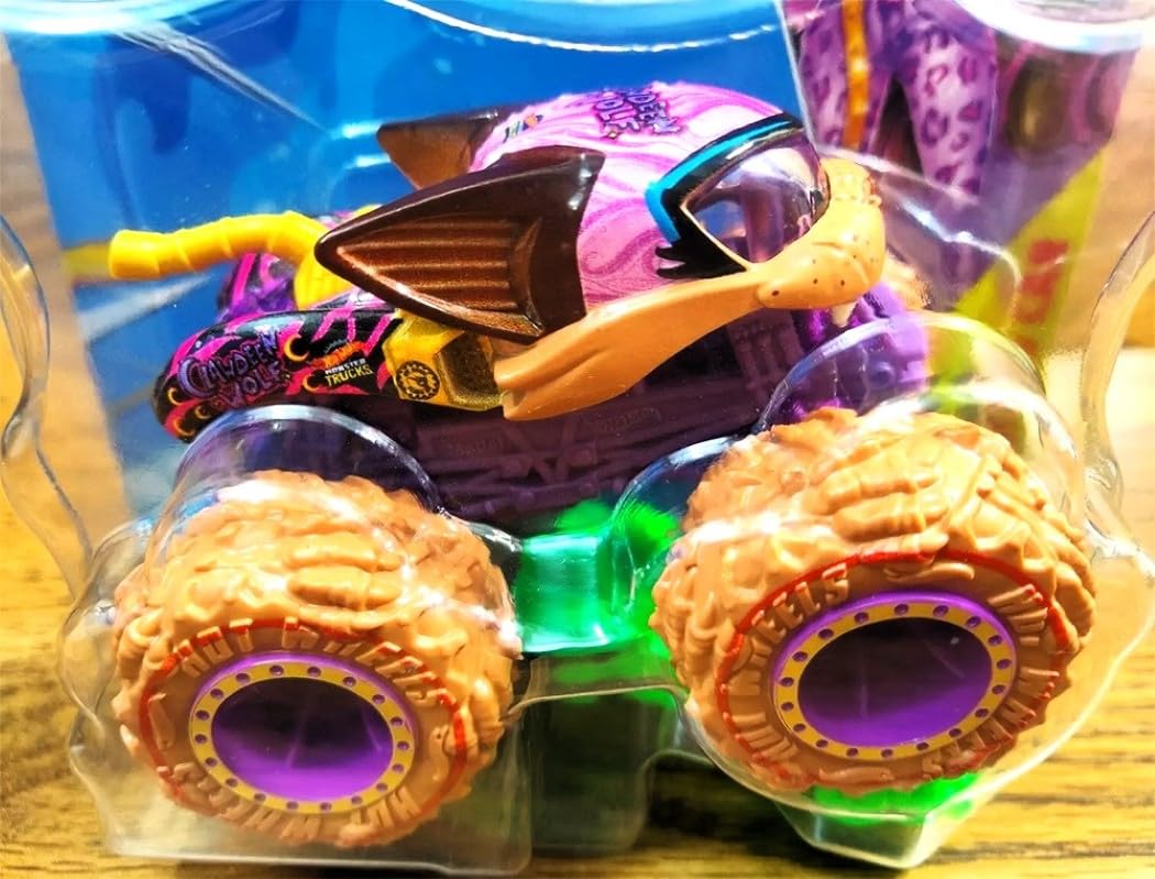 Hot Wheels Monster Trucks, Monster High Clawdeen Wolf with Crushed Car, Die-cast Vehicle