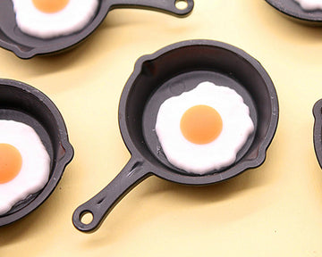 Miniature Pan Including Fried Egg, Dollhouse Mini Fried Egg in Pan, Frying Pan with Fried Egg, for the Elf Kitchen Dollhouse, Little Elf Meals (3PCS)