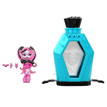 Monster High Little Frights Mini Dolls and Accessories, Surprise 3-inch Figures in Display Coffin with Water Reveal & Charms (Characters May Vary)