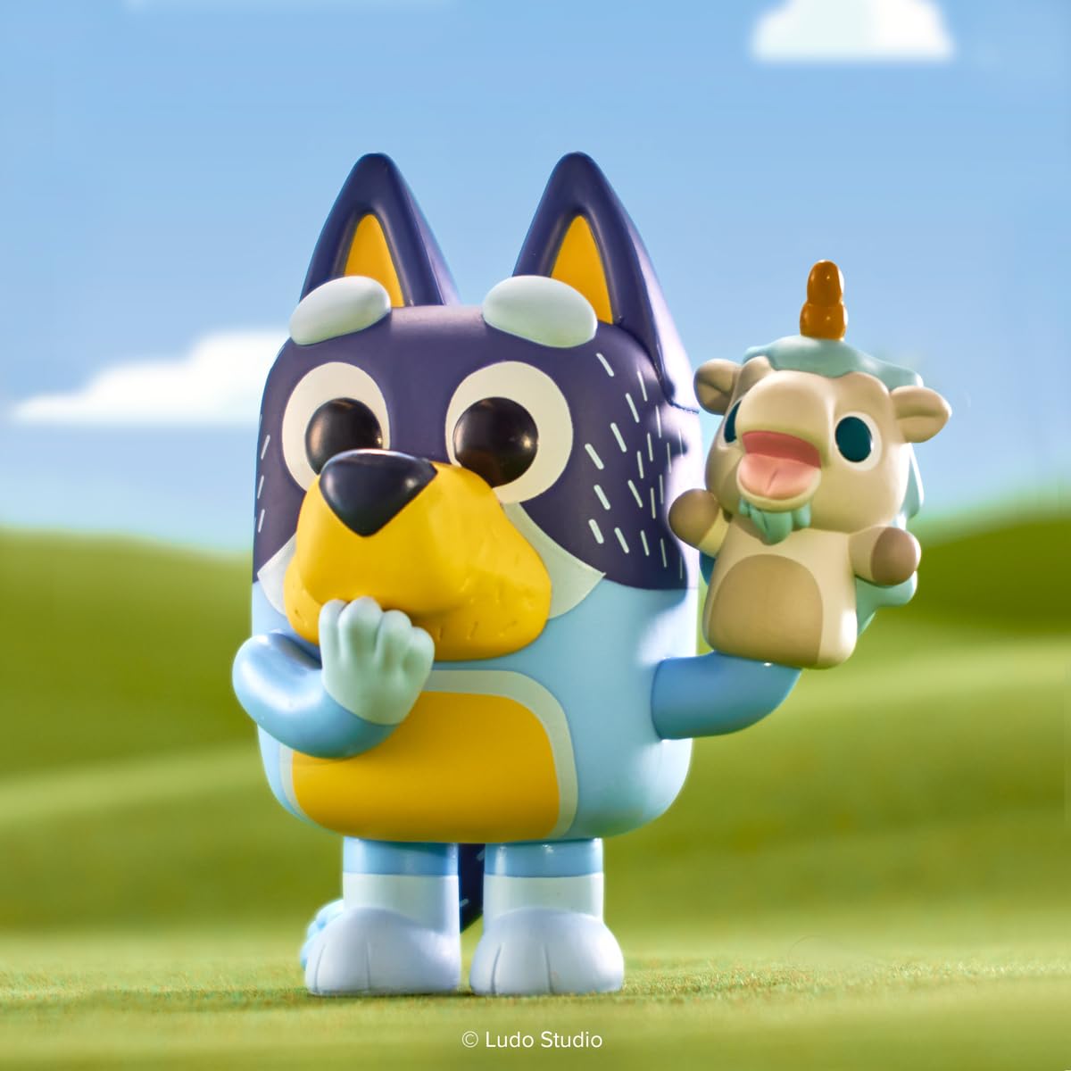 Funko POP! Animation: Bluey - Bandit with Unicourse