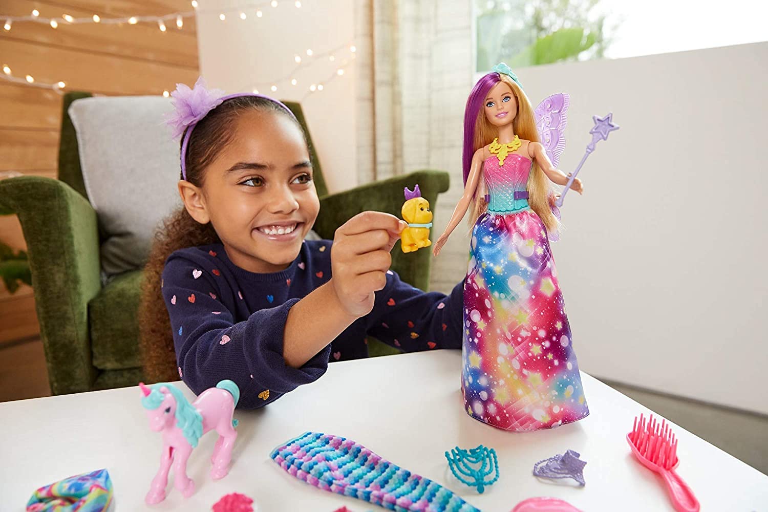 Barbie Dreamtopia Advent Calendar: Blonde Doll, 3 Fairytale Doll Fashions, 10 Accessories and 10 Storytelling Pieces Including 3 Pets, for 3 to 7