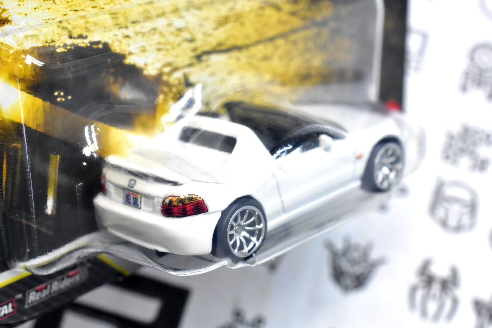 Hot Wheels Fast & Furious Premium Cars 1994 Honda del Sol 1:64 Scale Metal Collectors Vehicle Inspired by Fast & Furious Movie Saga JHW63