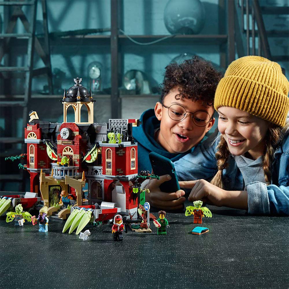 LEGO Hidden Side Newbury Haunted High School 70425 Building Kit, School Playset for 9+ Year Old Boys and Girls, Interactive Augmented Reality Playset