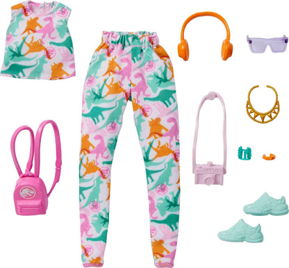 Barbie Fashion Pack of Doll Clothes Inspired by Jurassic World, Collectible Set Includes Crop Top & Jogger Pants with Dinosaur Print & 8 Accessories