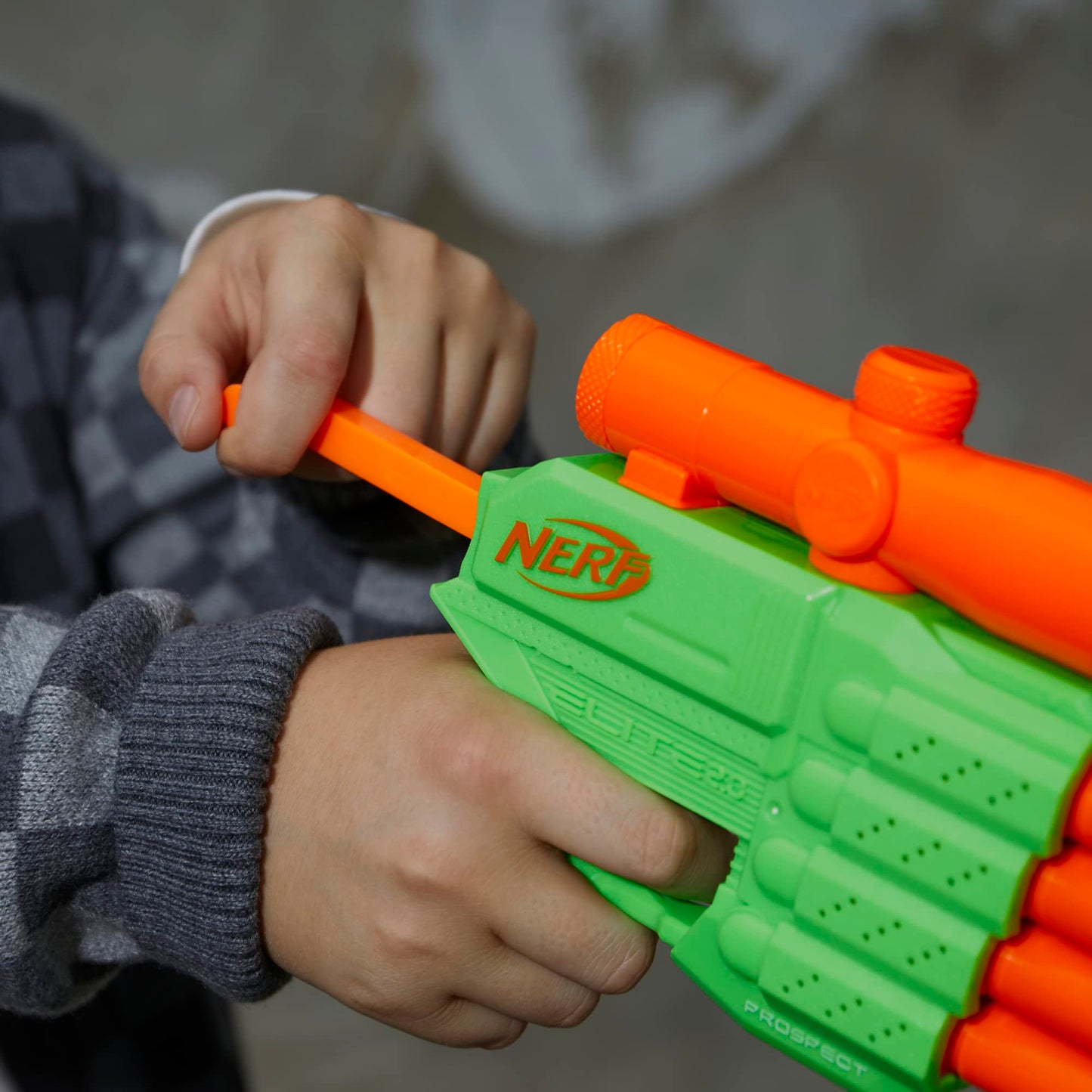 Nerf Elite 2.0 Face Off Target Set, Includes 2 Dart Blasters & Target & 12 Elite Nerf Darts, Toy Foam Blasters for Kids Outdoor Games