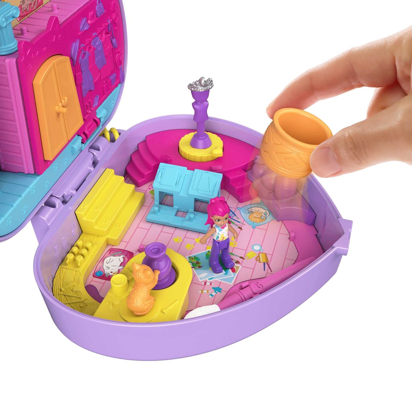 Polly Pocket Starring Shani Art Studio Compact, Micro Shani and Friend Dolls, 5 Reveals, 12 Accessories, Pop and Swap Feature, 4 and Up
