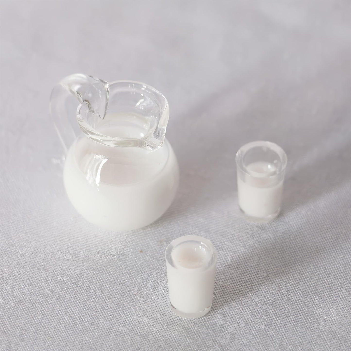 3pcs Miniature Pitcher Set, Dollhouse Miniatures Drinks, Mini Juice/Milk Glass Set, Realistic Dollhouse Accessories, Not Edible (Orange Juice Set)