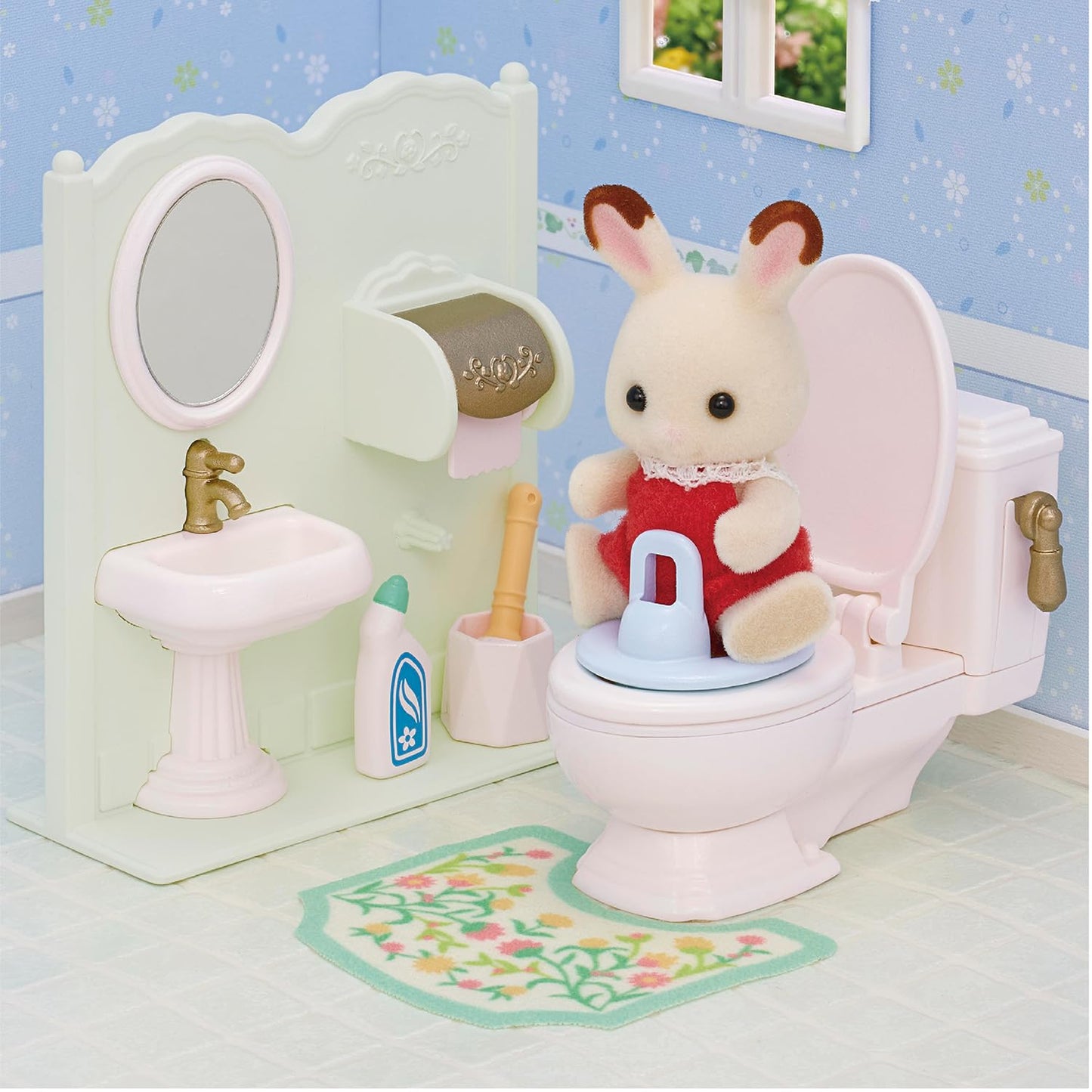 Calico Critters - Toilet Set - Dollhouse Furniture & Accessories - Kids Pretend Play Toy, Miniature Dollhouse Furniture & Accessories, Ages 3+