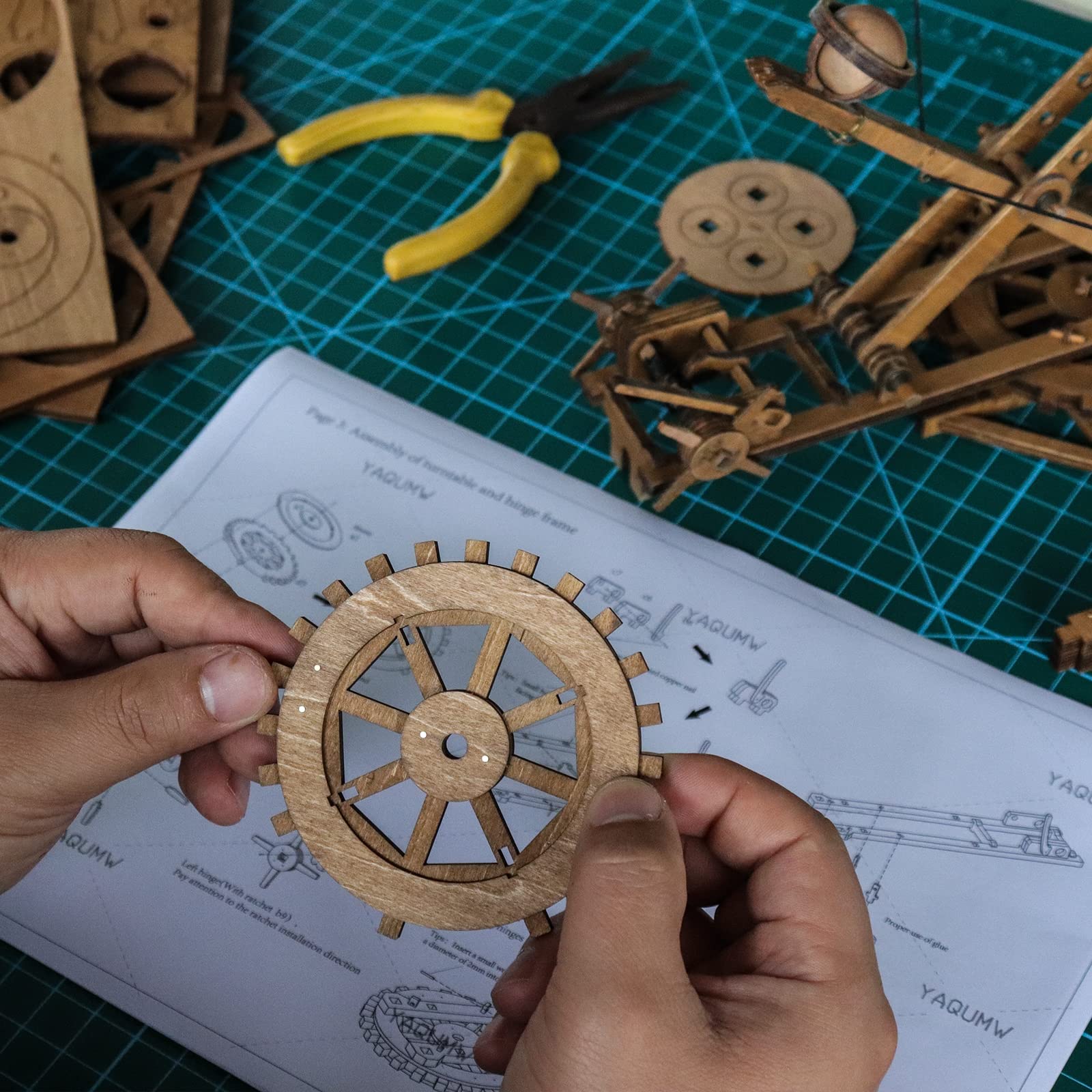 YAQUMW Adjustable Crossbow Siege Ancient Chariot Catapult Machinery Stone-Thrower Slingshot 3D DIY Wooden Puzzle Tabletop Game Model Kits Stem