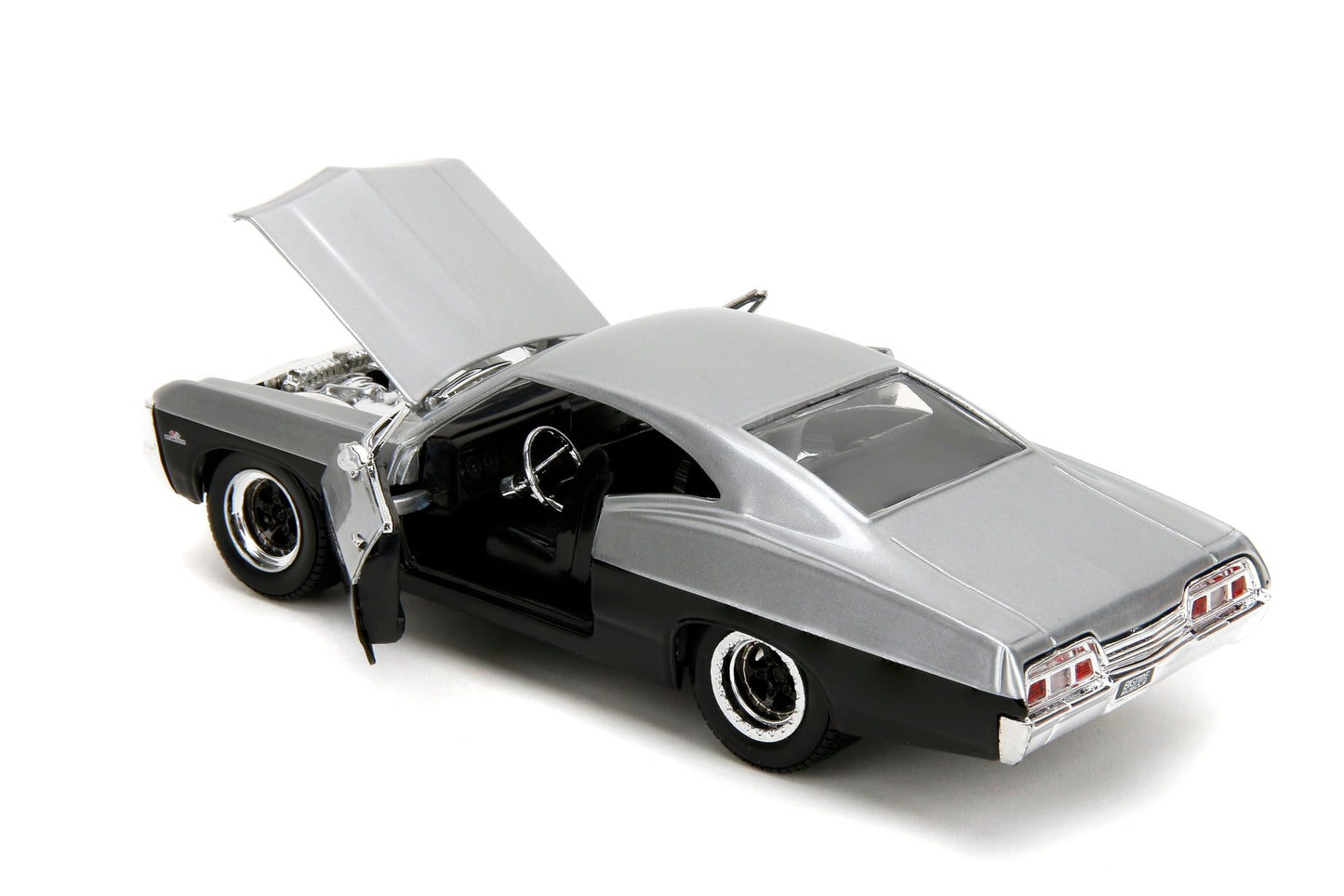 Jada Toys Bigtime Muscle 1:24 1967 Chevrolet Impala SS - Opening Doors, Hood, Trunk, Rubber Tires(Candy Silver/Black)