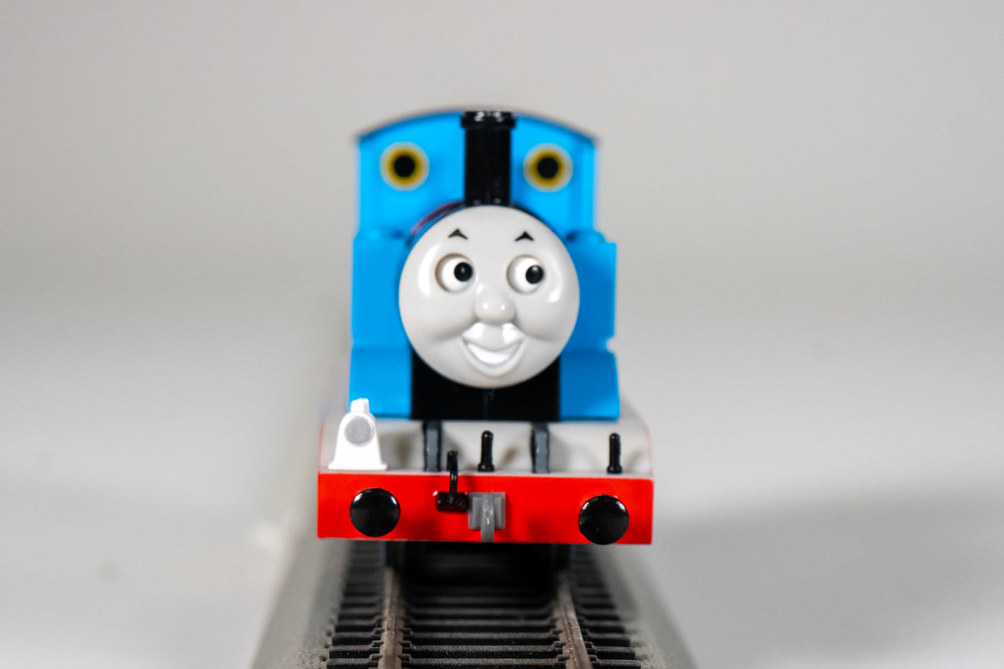 Bachmann Trains - THOMAS & FRIENDS THOMAS THE TANK ENGINE w/Moving Eyes - HO Scale