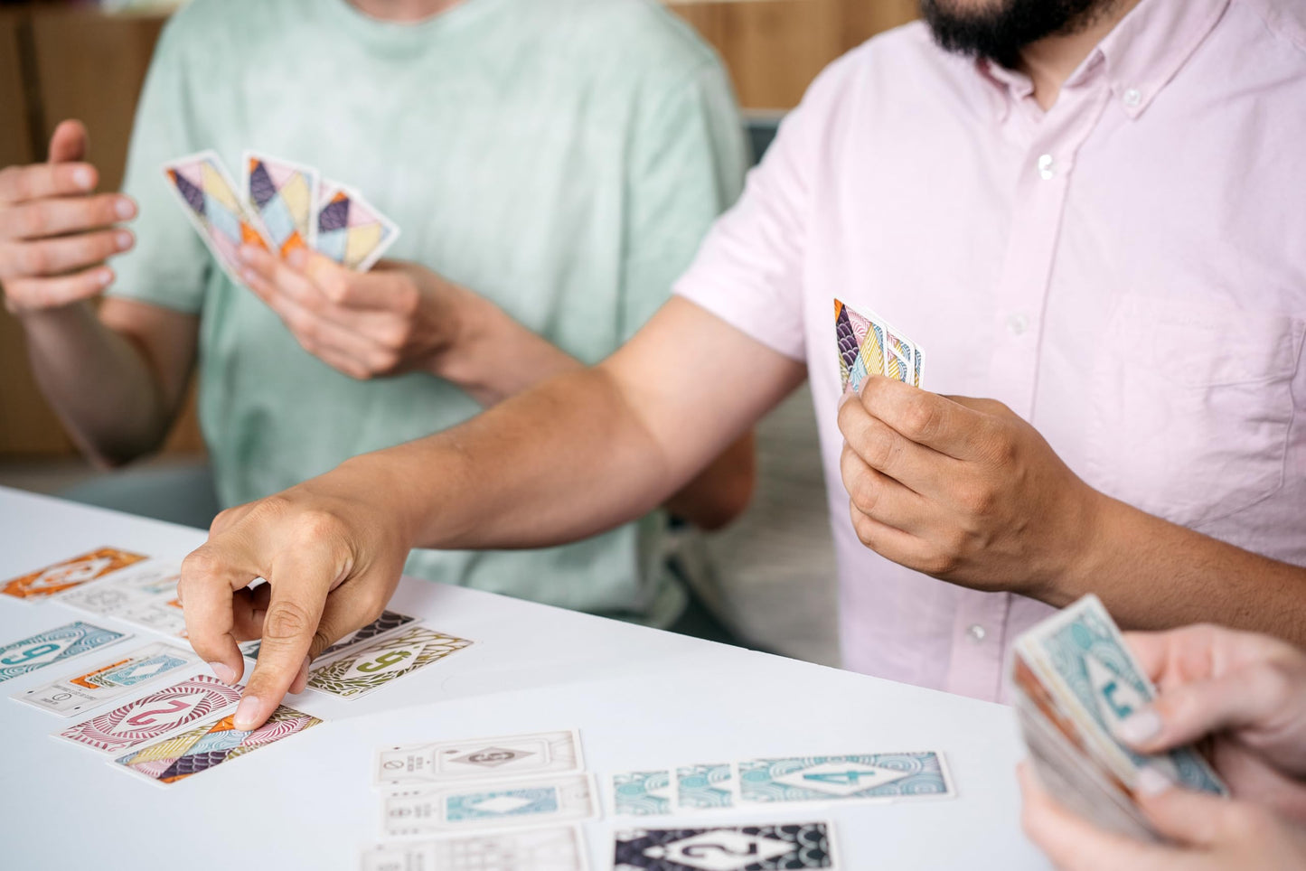 25th Century Games Splito, Fun Quick Card Game for 3 to 8 Players, Draft Cards, Unique Scoring